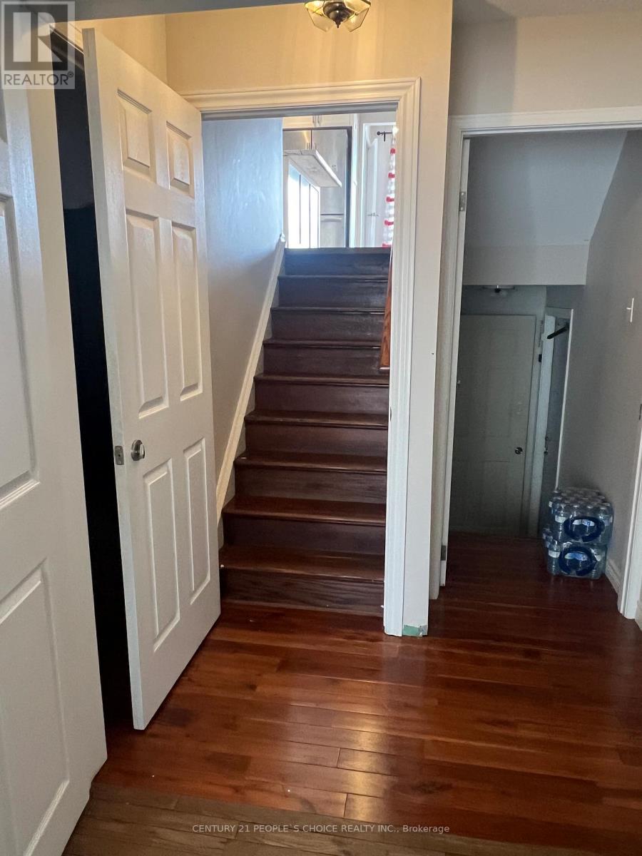 14 Albermarle Court, Brampton, Ontario  L6Z 1R4 - Photo 11 - W12740264