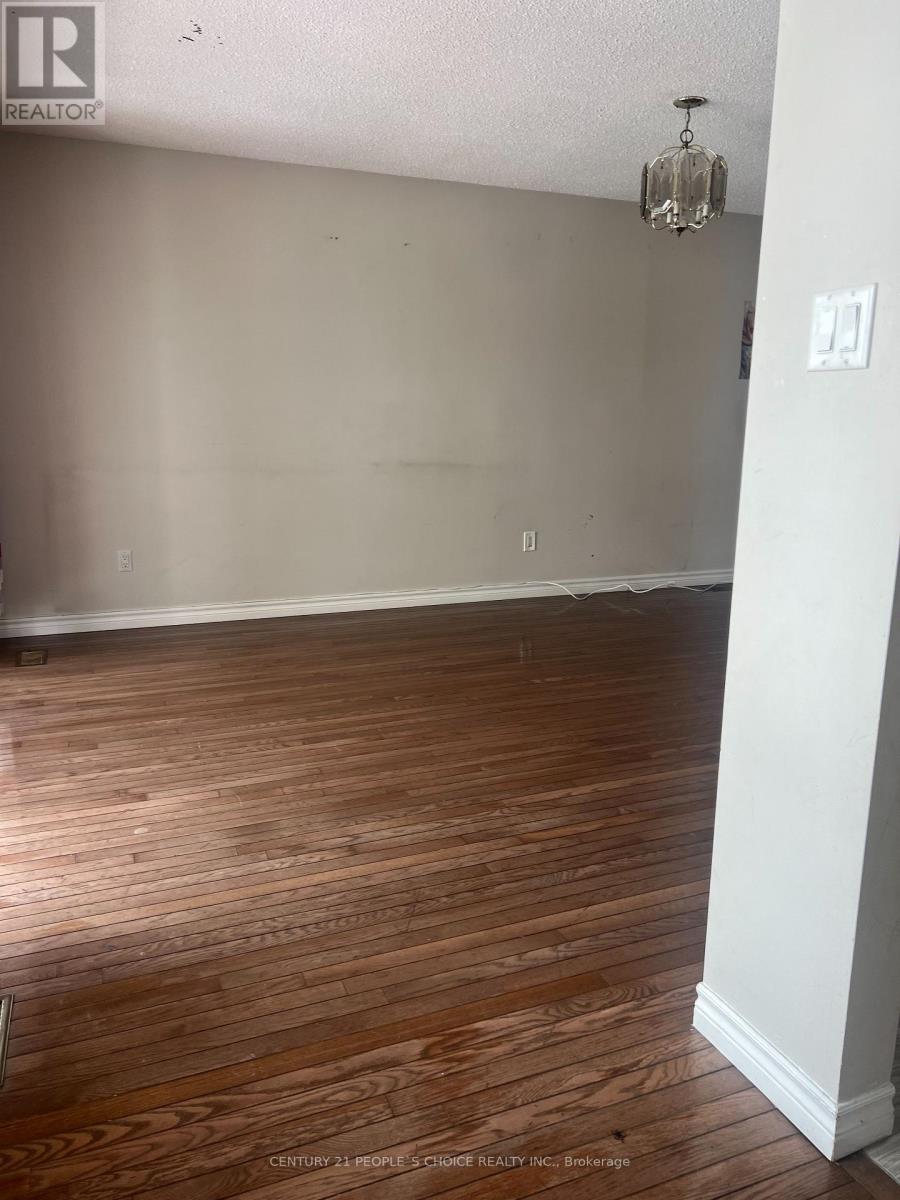 14 Albermarle Court, Brampton, Ontario  L6Z 1R4 - Photo 6 - W12740264