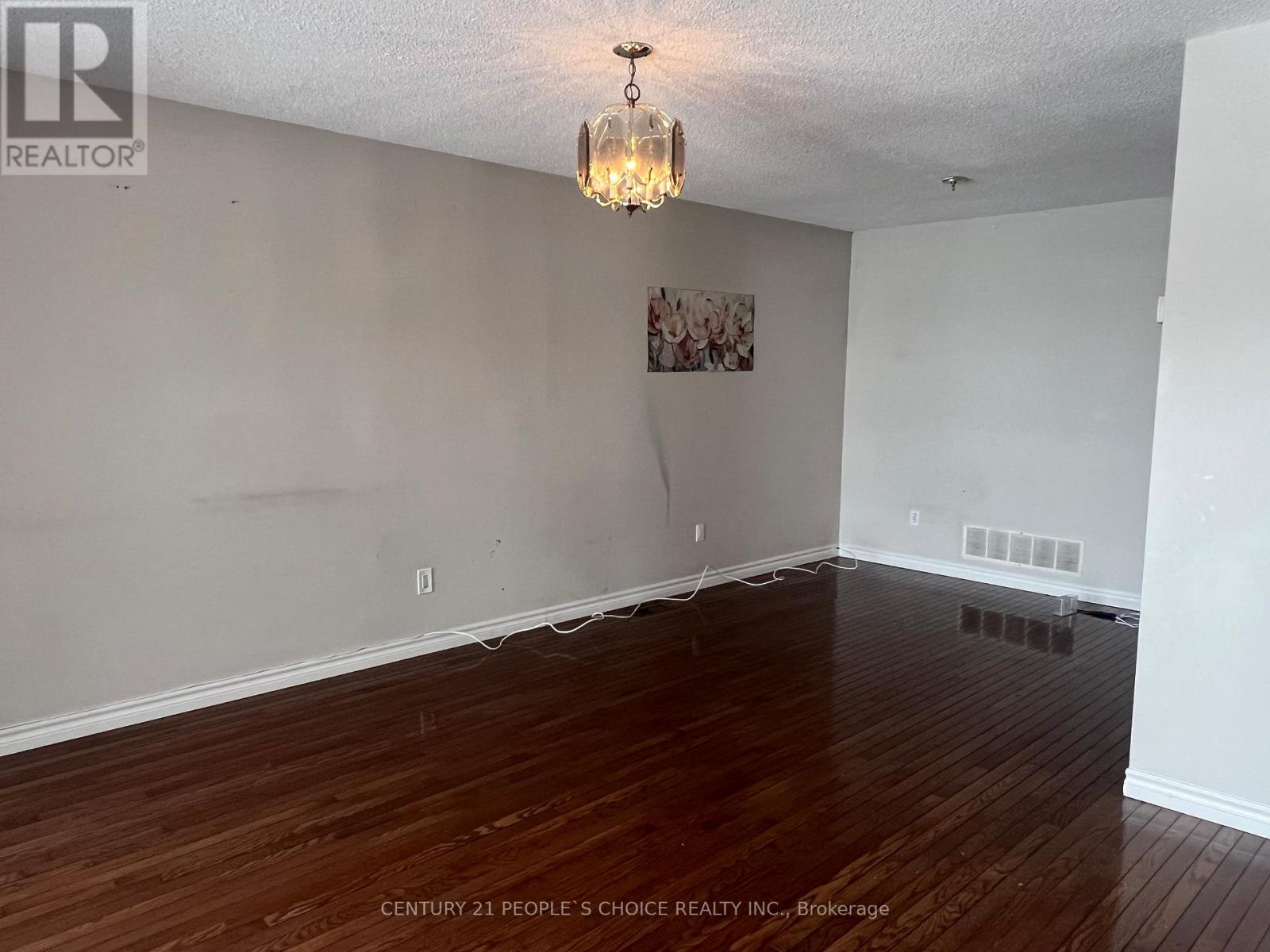 14 Albermarle Court, Brampton, Ontario  L6Z 1R4 - Photo 5 - W12740264