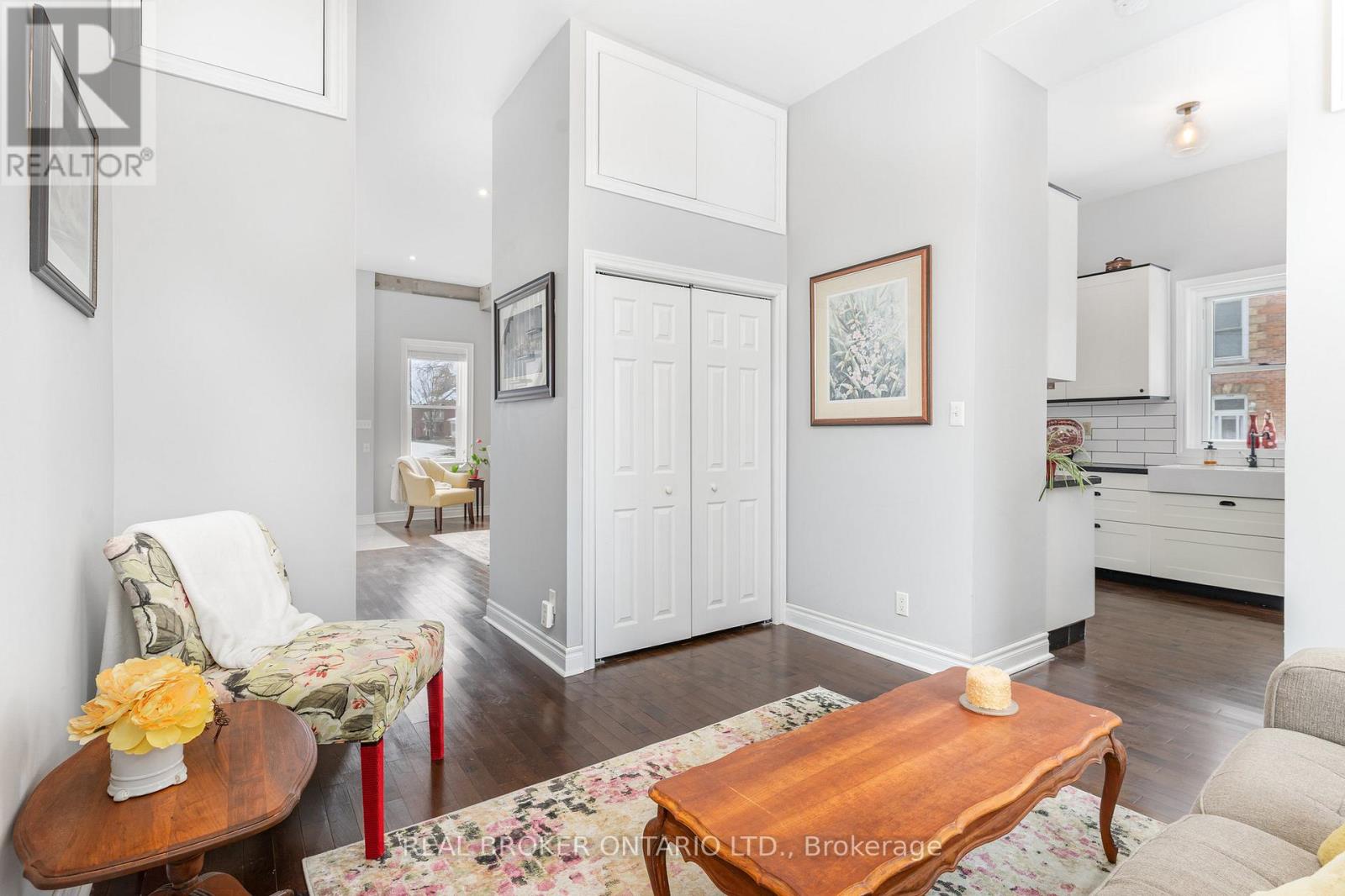 292 Lambton Street W, West Grey, Ontario  N0G 1R0 - Photo 12 - X12786378