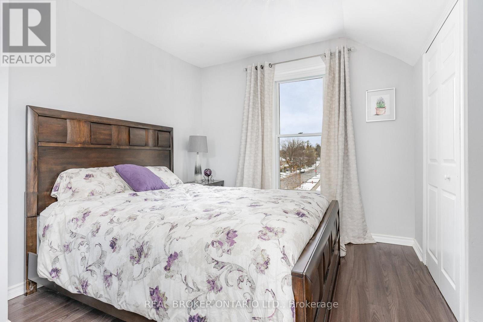 292 Lambton Street W, West Grey, Ontario  N0G 1R0 - Photo 19 - X12786378