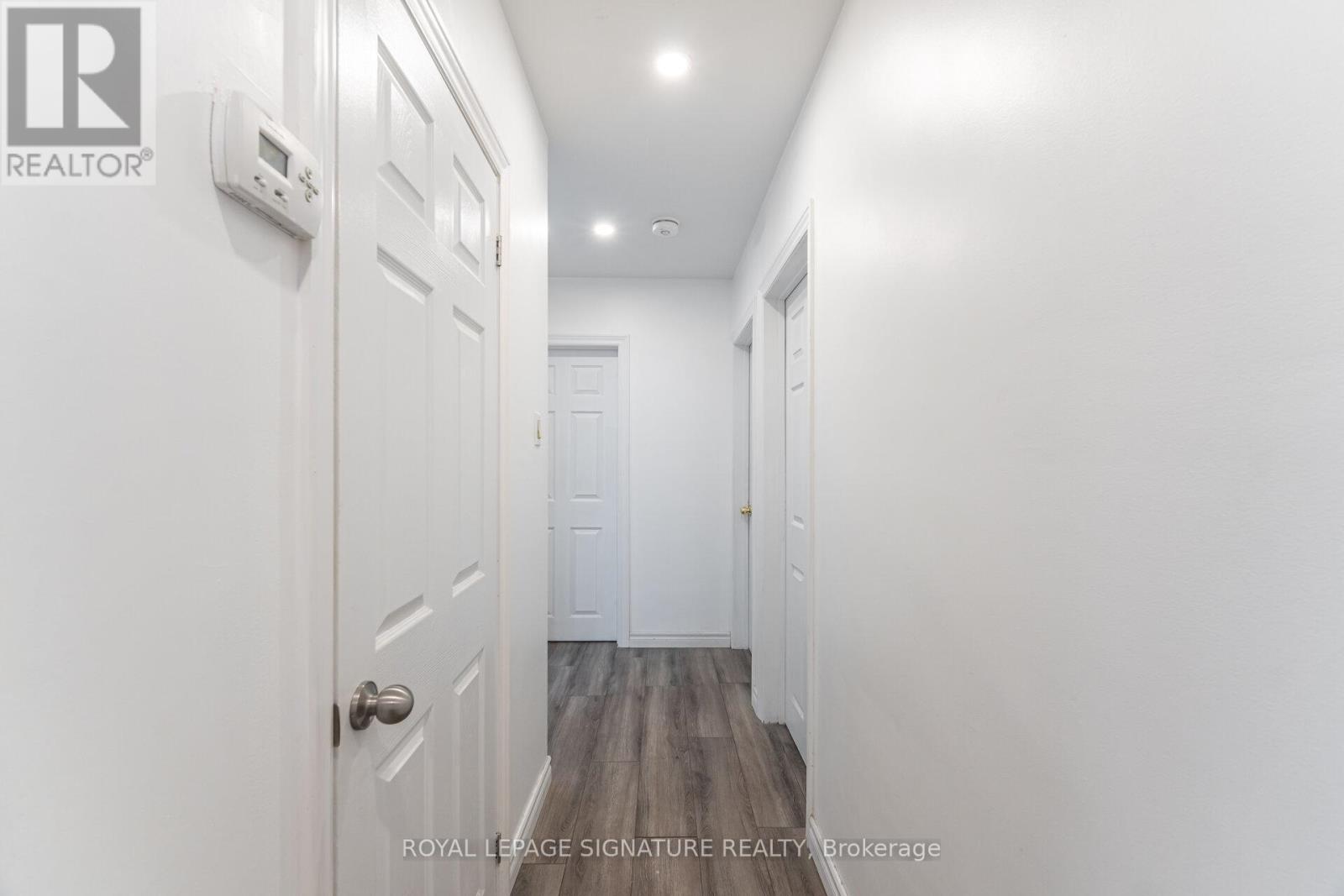 Upper - 406 Tamarack Drive S, Waterloo, Ontario  N2L 4G6 - Photo 18 - X12786412