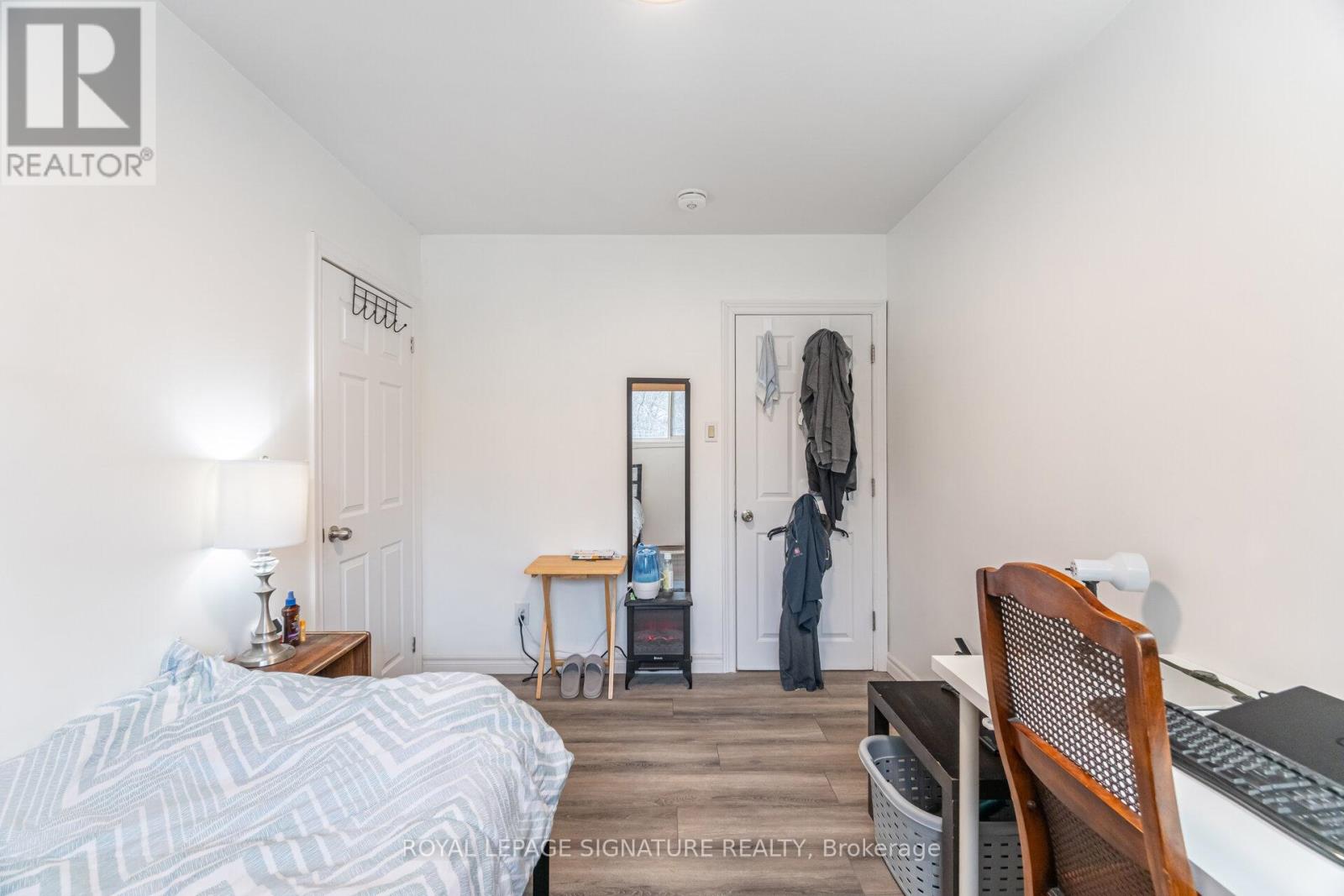 Upper - 406 Tamarack Drive S, Waterloo, Ontario  N2L 4G6 - Photo 24 - X12786412