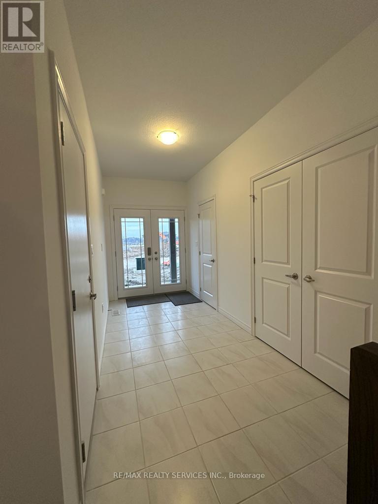 236 Longboat Run W, Brantford, Ontario  N3T 0X1 - Photo 5 - X12786482