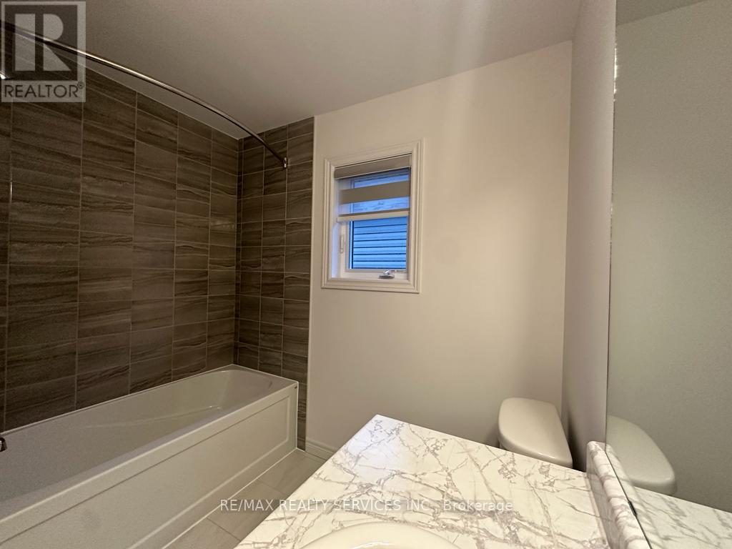 236 Longboat Run W, Brantford, Ontario  N3T 0X1 - Photo 6 - X12786482