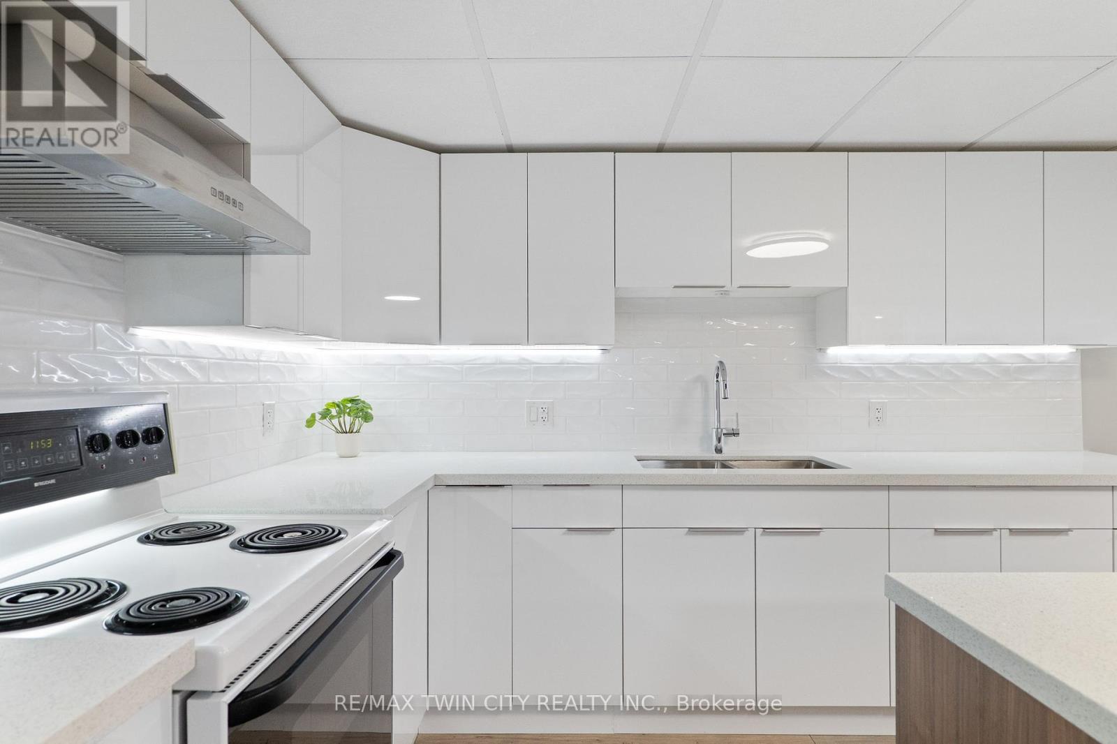 24 Yost Court, Perth East, Ontario  N0K 1M0 - Photo 37 - X12786526