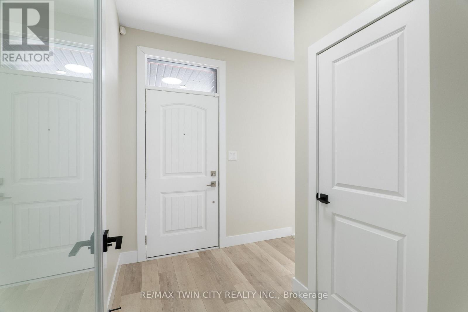 24 Yost Court, Perth East, Ontario  N0K 1M0 - Photo 4 - X12786526