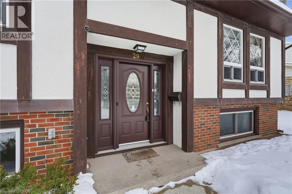 29 Governors Road, Grimsby, Ontario  L3M 2Y3 - Photo 4 - 40805052