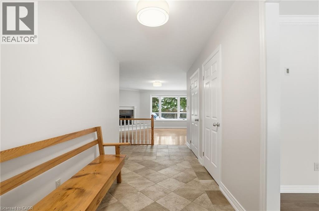 11 Mays Crescent, Waterdown, Ontario  L0R 2H4 - Photo 4 - 40804085