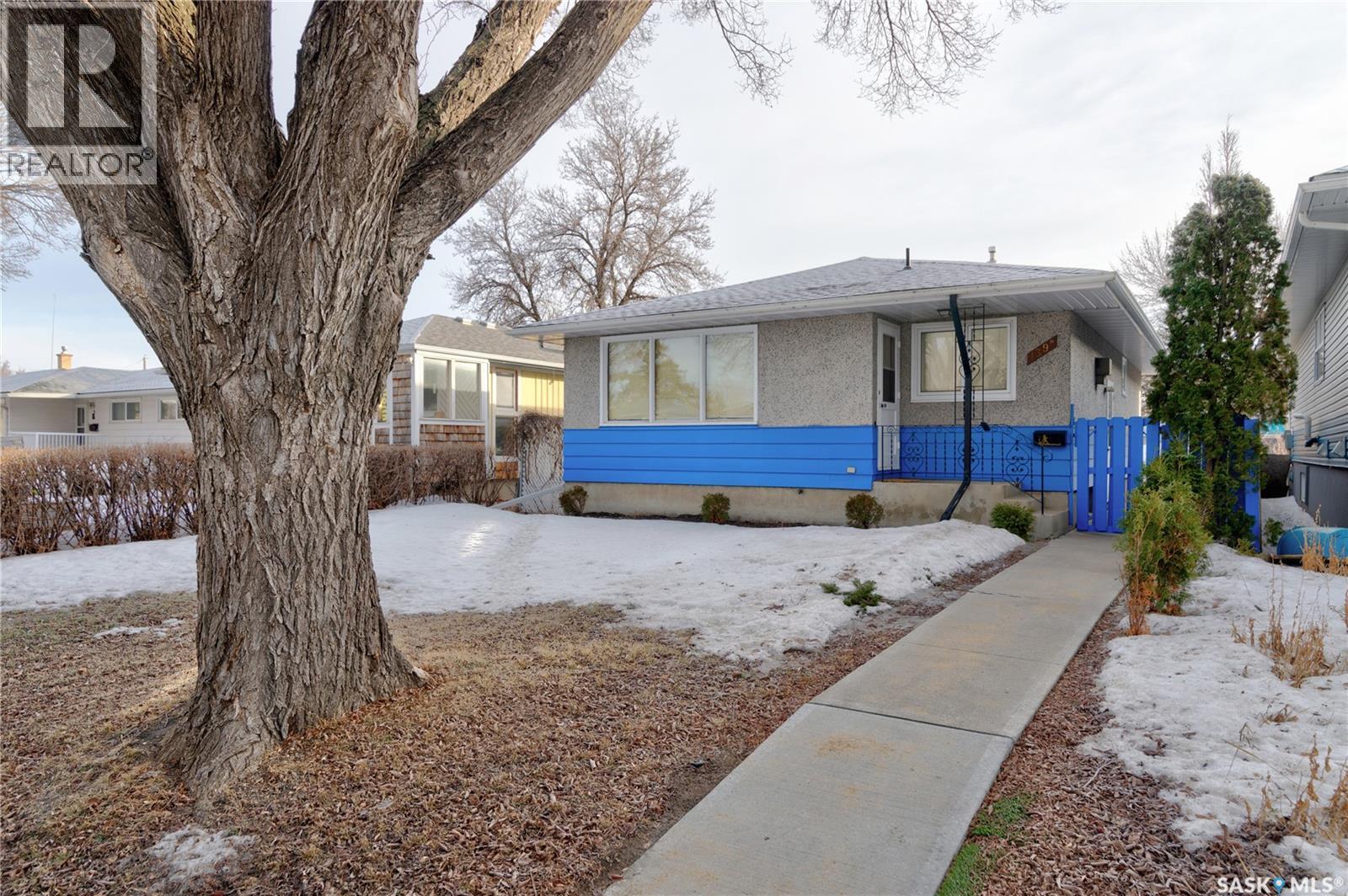 139 Smith Street N, Regina, Saskatchewan  S4R 3B3 - Photo 2 - SK028379