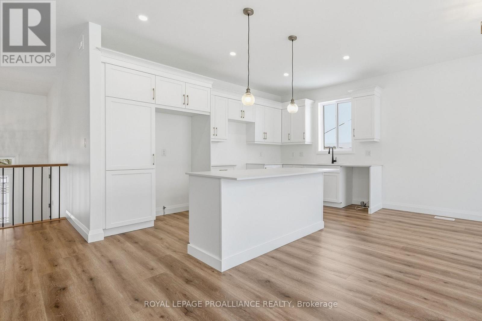 152 Bay Street, Quinte West, Ontario  K8V 1H8 - Photo 13 - X12786634