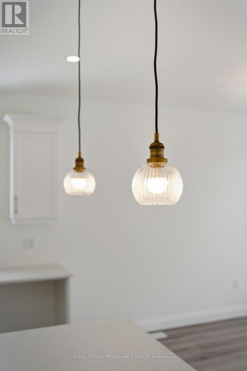 152 Bay Street, Quinte West, Ontario  K8V 1H8 - Photo 15 - X12786634