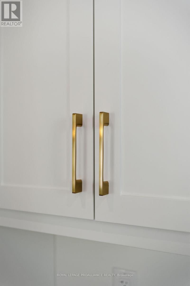 152 Bay Street, Quinte West, Ontario  K8V 1H8 - Photo 17 - X12786634