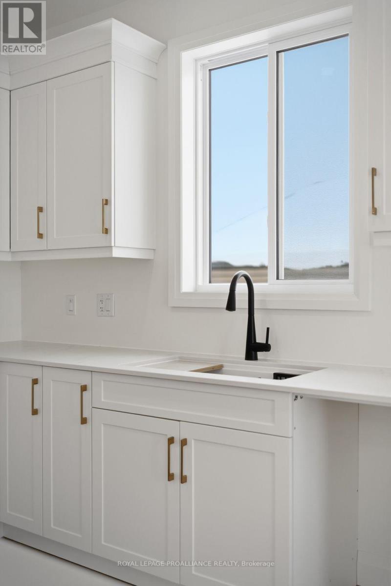 152 Bay Street, Quinte West, Ontario  K8V 1H8 - Photo 18 - X12786634