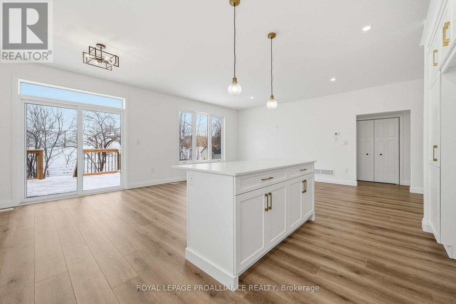 152 Bay Street, Quinte West, Ontario  K8V 1H8 - Photo 19 - X12786634