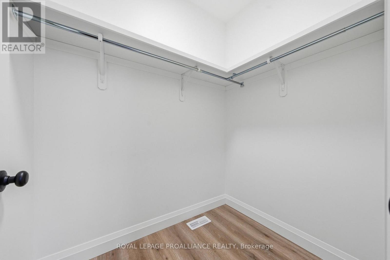 152 Bay Street, Quinte West, Ontario  K8V 1H8 - Photo 31 - X12786634