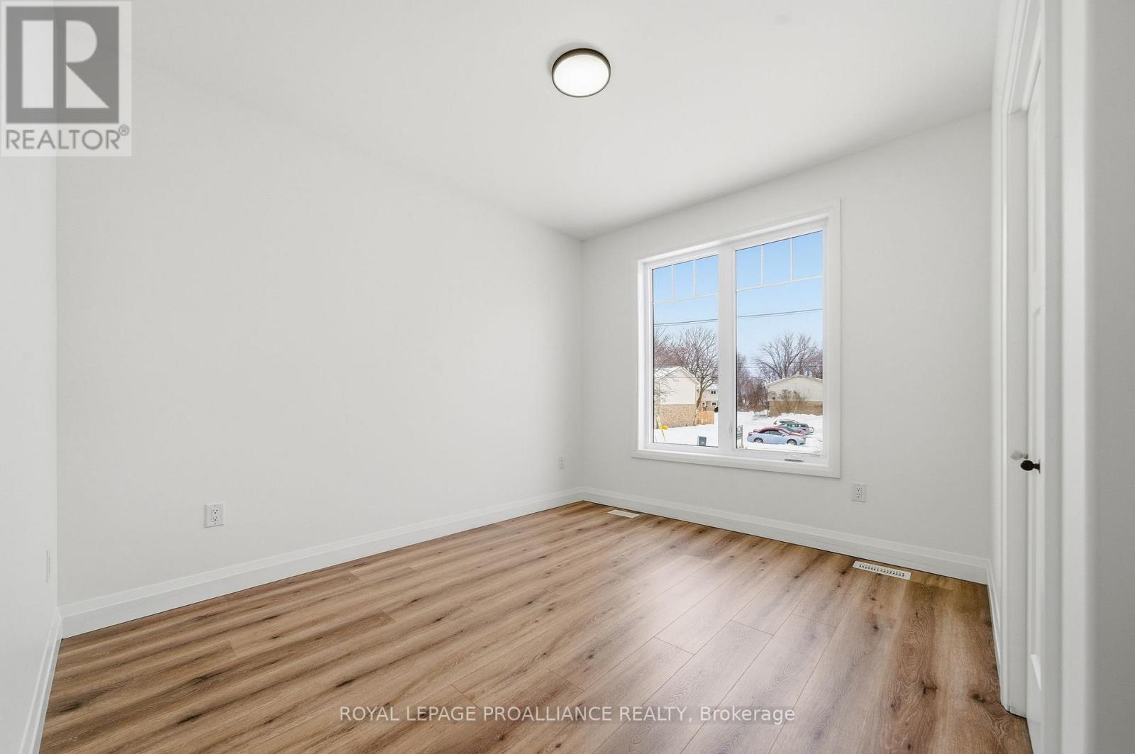 152 Bay Street, Quinte West, Ontario  K8V 1H8 - Photo 35 - X12786634