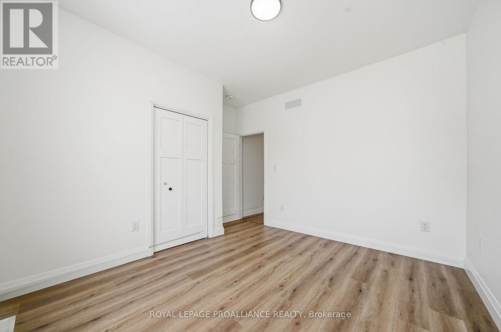 152 Bay Street, Quinte West, Ontario  K8V 1H8 - Photo 36 - X12786634