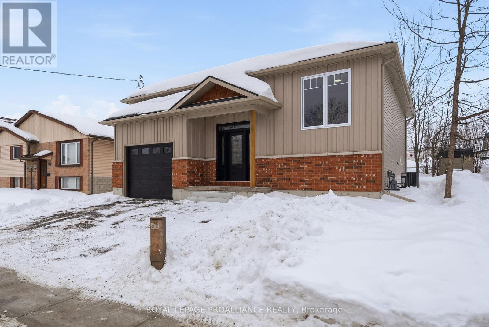 152 Bay Street, Quinte West, Ontario  K8V 1H8 - Photo 4 - X12786634