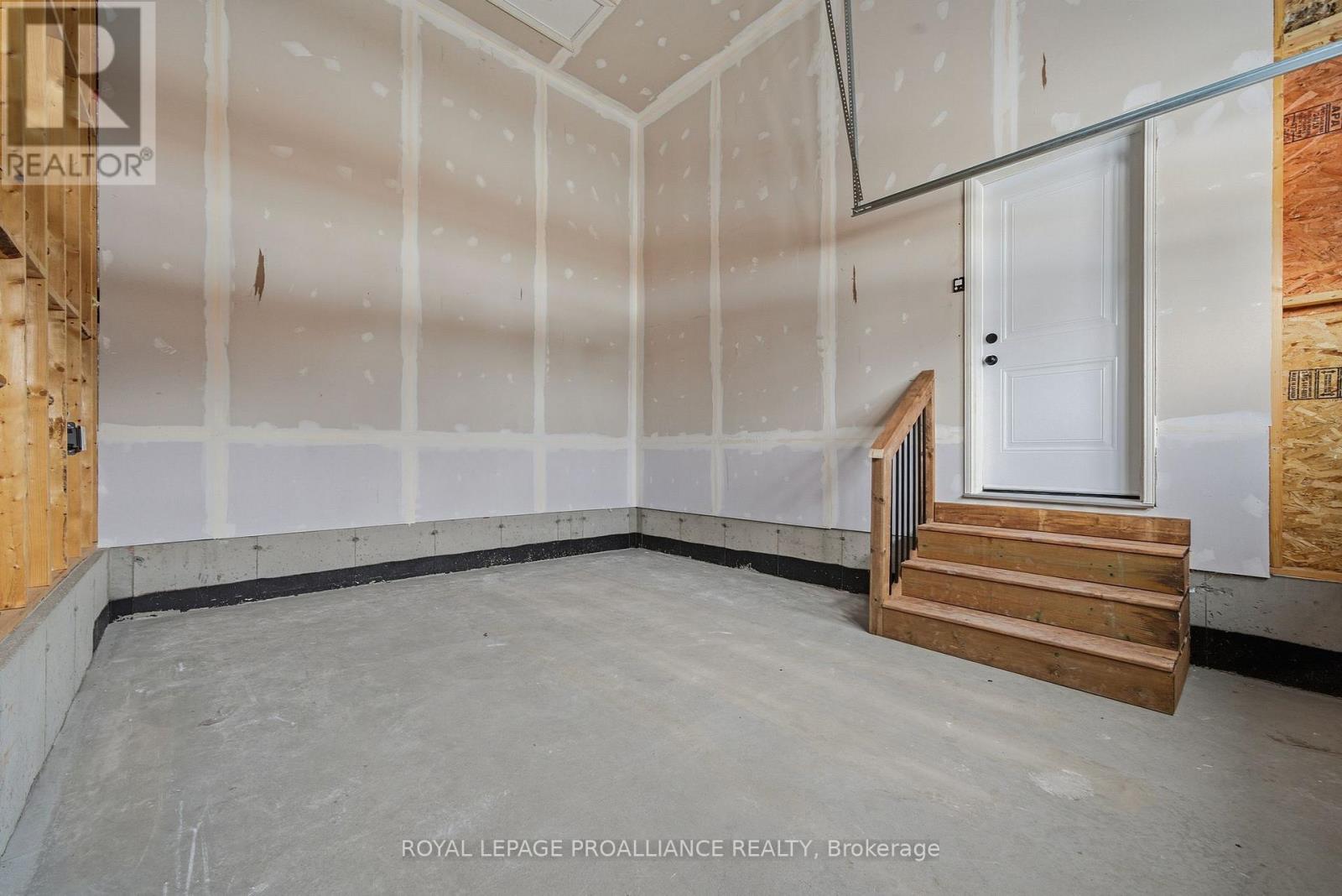 152 Bay Street, Quinte West, Ontario  K8V 1H8 - Photo 42 - X12786634