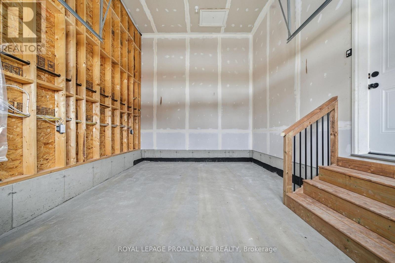 152 Bay Street, Quinte West, Ontario  K8V 1H8 - Photo 43 - X12786634