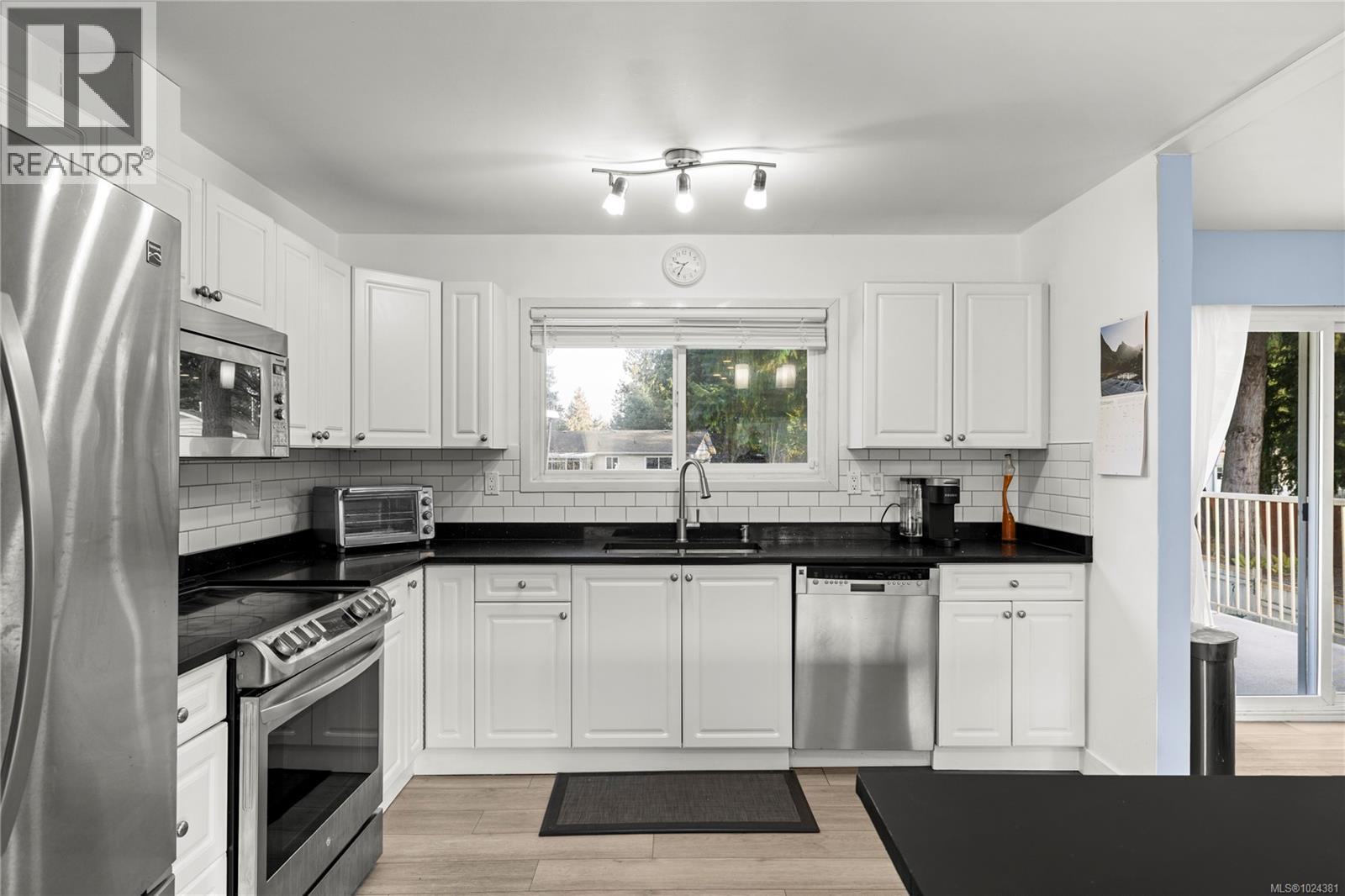 5880 Broadway Rd, Nanaimo, British Columbia  V9T 1E5 - Photo 2 - 1024381