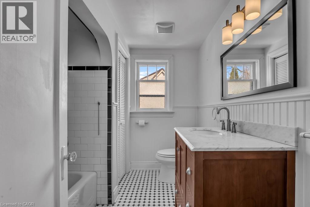 10 Robinson Street S, Grimsby, Ontario  L3M 3C4 - Photo 20 - 40800159