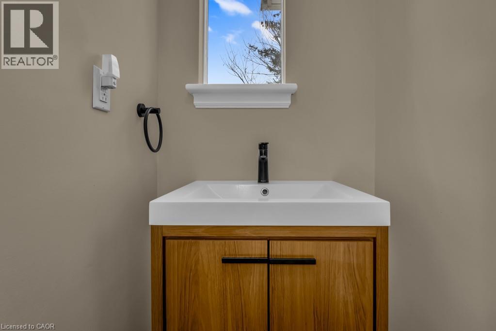 10 Robinson Street S, Grimsby, Ontario  L3M 3C4 - Photo 12 - 40800159