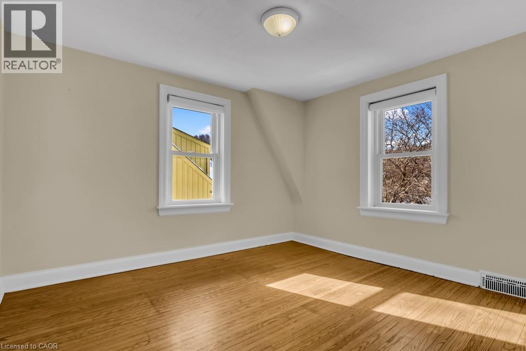 10 Robinson Street S, Grimsby, Ontario  L3M 3C4 - Photo 23 - 40800159