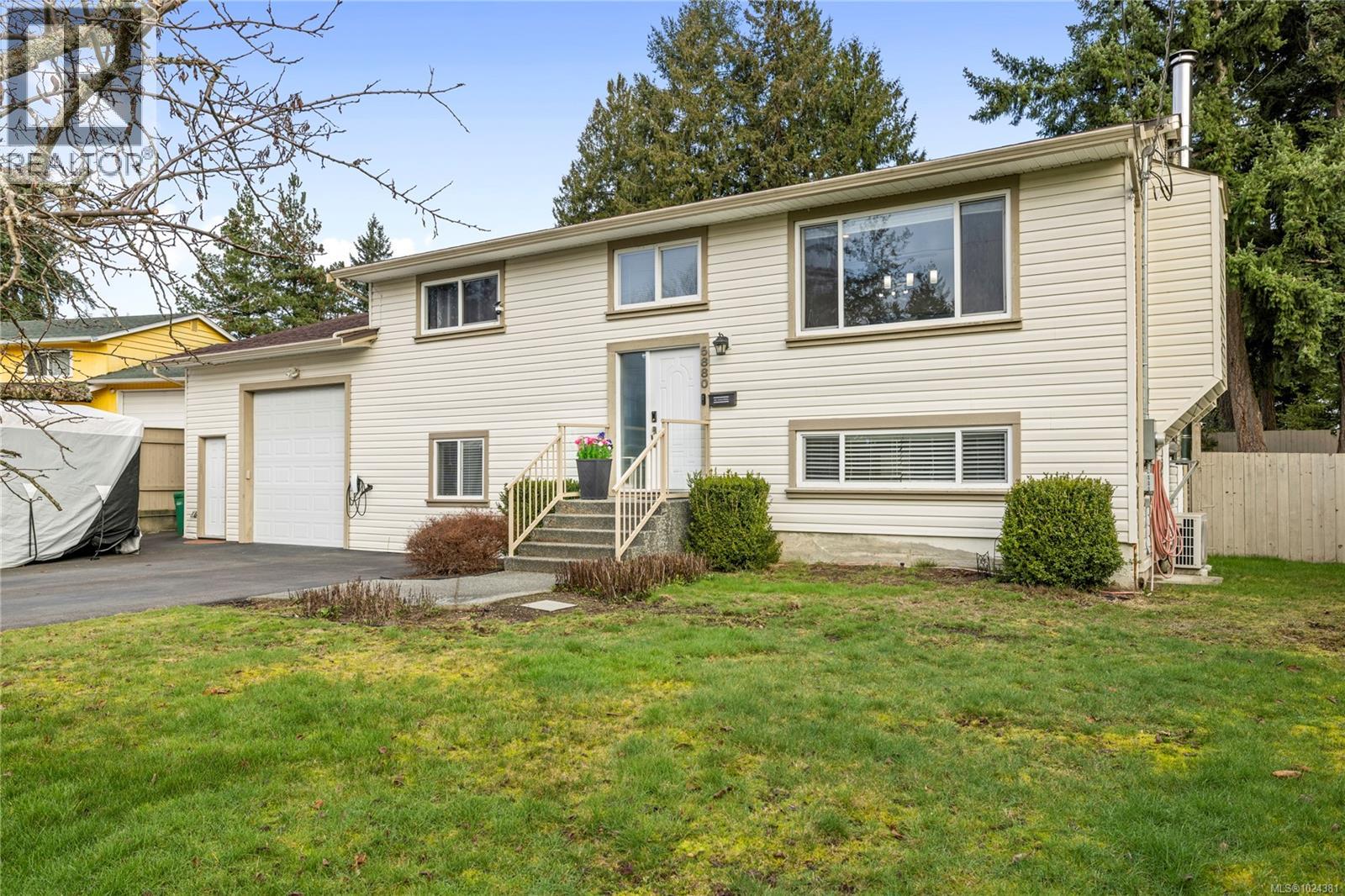 5880 Broadway Rd, Nanaimo, British Columbia