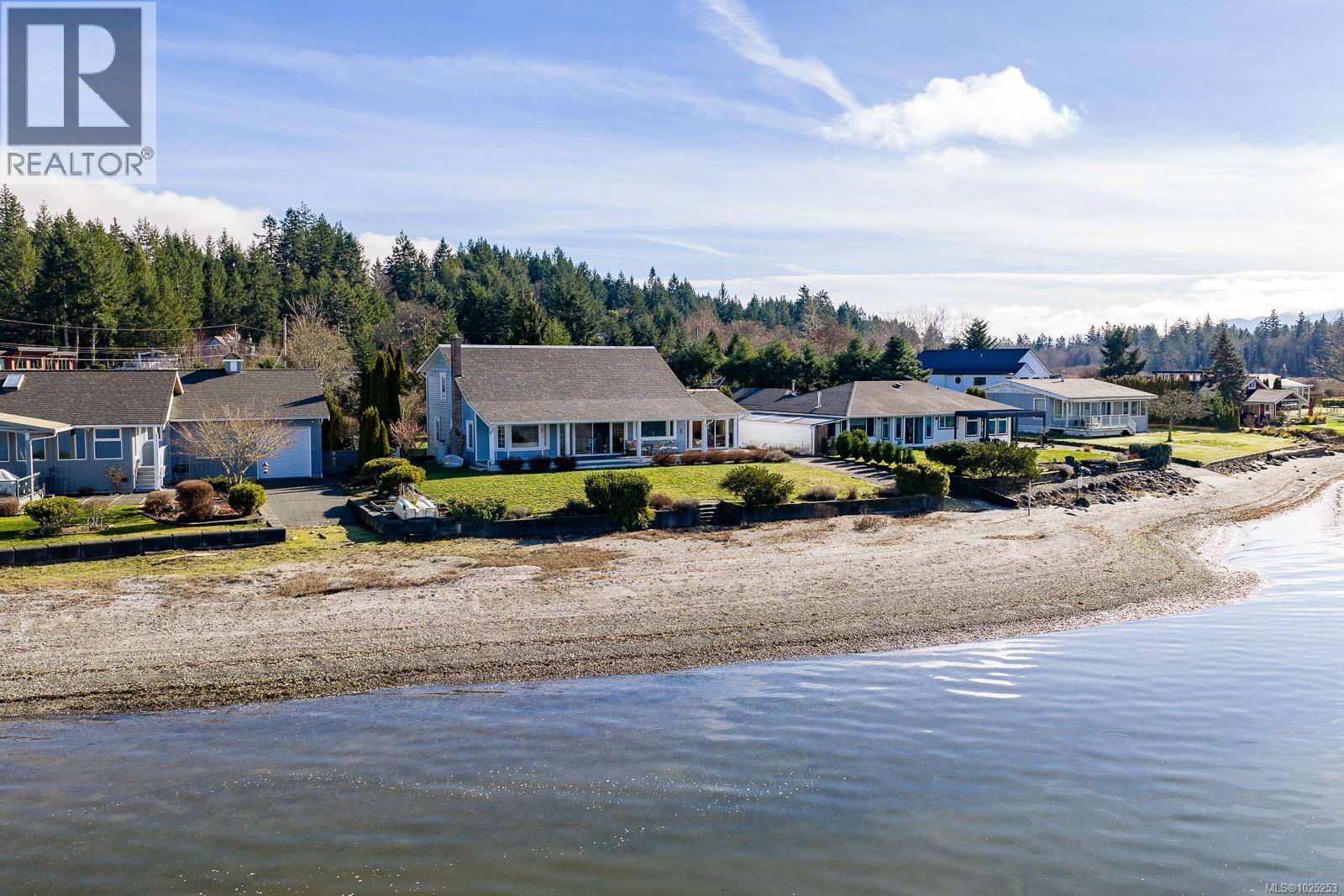 7600 Tozer Rd, Fanny Bay, British Columbia