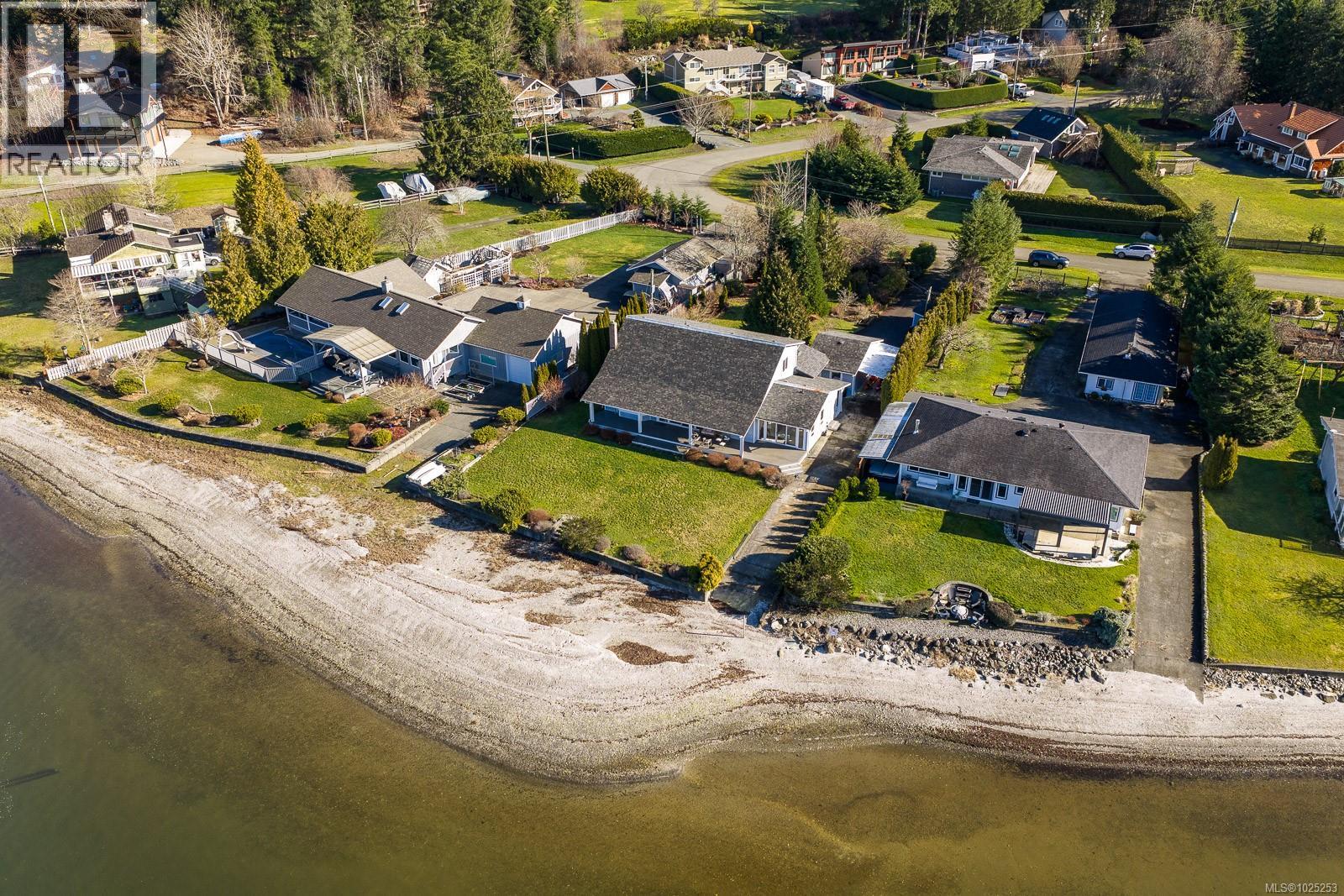 7600 Tozer Rd, Fanny Bay, British Columbia  V0R 1W0 - Photo 38 - 1025253