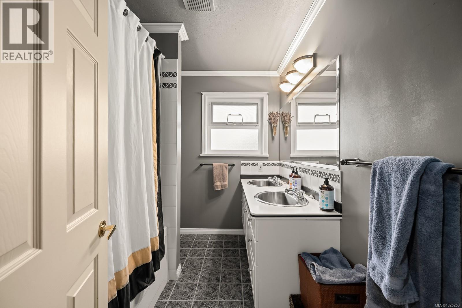 7600 Tozer Rd, Fanny Bay, British Columbia  V0R 1W0 - Photo 74 - 1025253