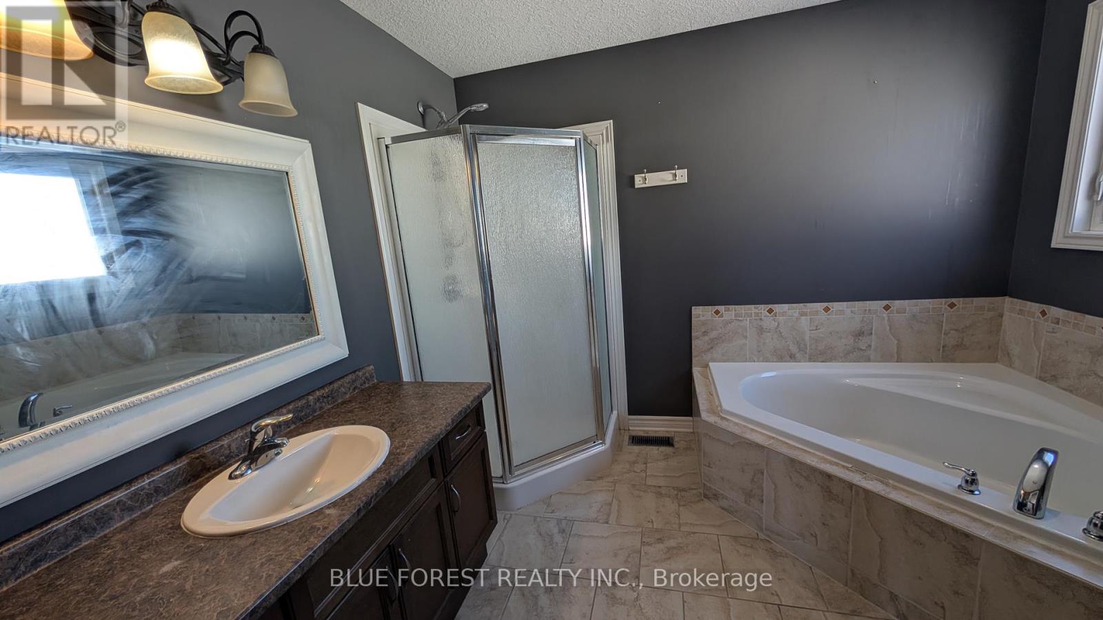 125 Deborah Drive, Strathroy-Caradoc, Ontario  N7G 4E2 - Photo 15 - X12786624