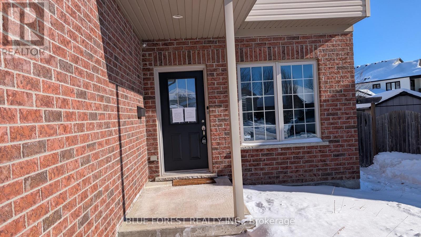 125 Deborah Drive, Strathroy-Caradoc, Ontario  N7G 4E2 - Photo 2 - X12786624