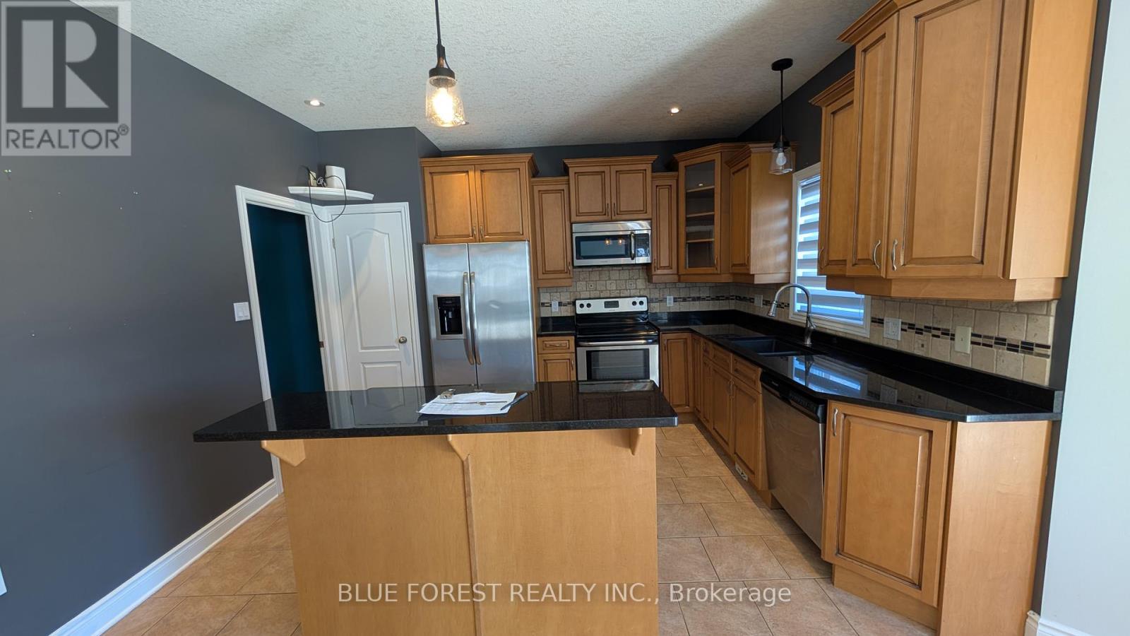 125 Deborah Drive, Strathroy-Caradoc, Ontario  N7G 4E2 - Photo 6 - X12786624