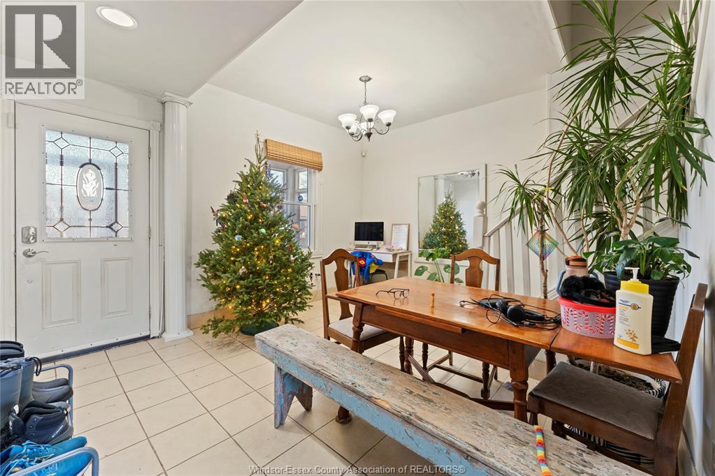977 Gladstone, Windsor, Ontario N9A 2R5 - Photo 11 - 26003205