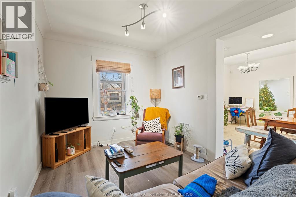 977 Gladstone, Windsor, Ontario N9A 2R5 - Photo 9 - 26003205