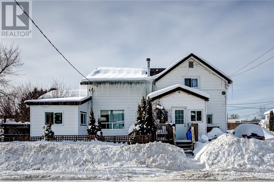 435 Clinton Avenue, Sudbury, Ontario  P3B 2S2 - Photo 1 - 2126440
