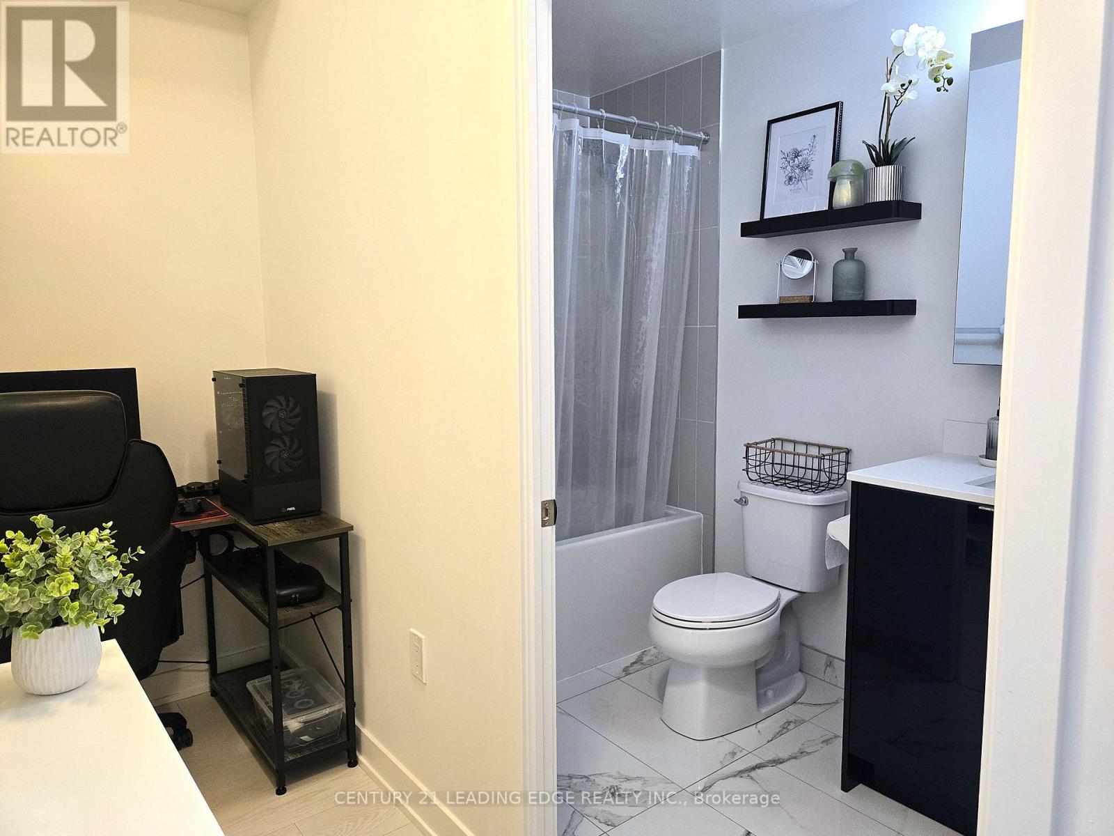 925 - 100 Eagle Rock Way, Vaughan, Ontario  L6A 5B0 - Photo 16 - N12786494