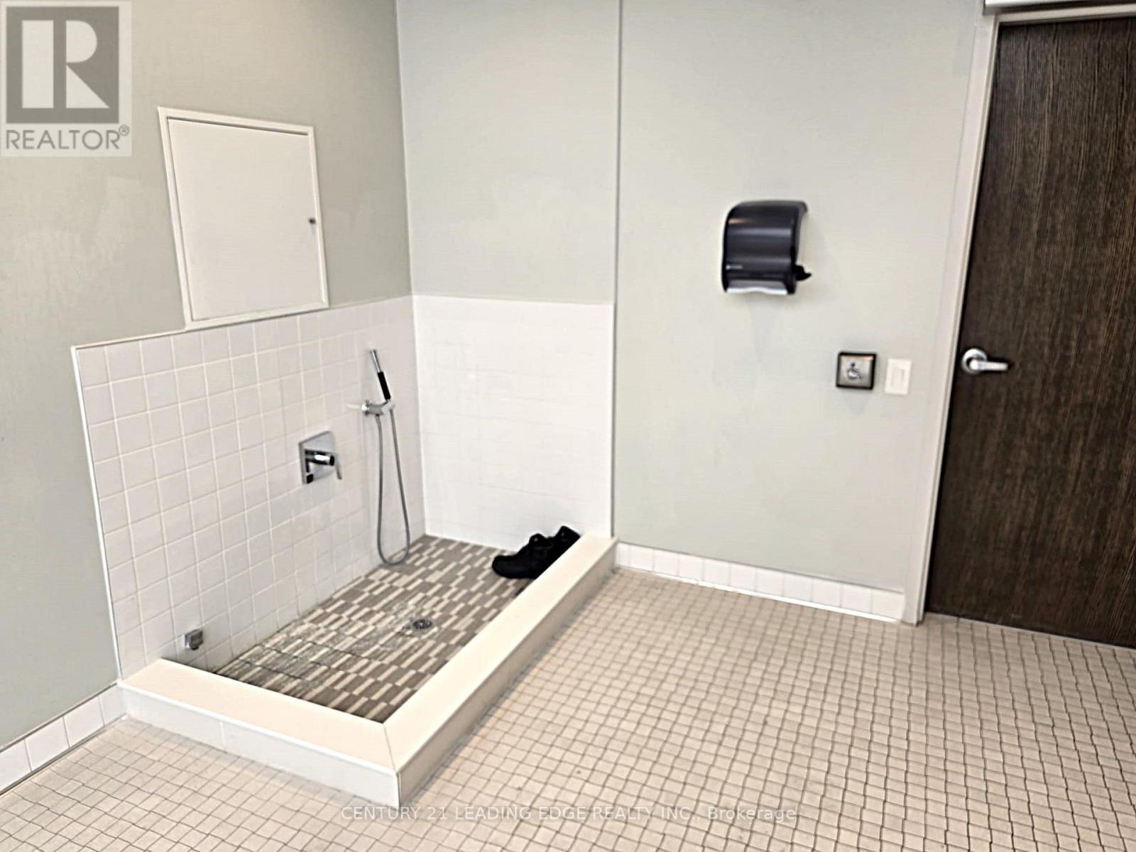 925 - 100 Eagle Rock Way, Vaughan, Ontario  L6A 5B0 - Photo 28 - N12786494