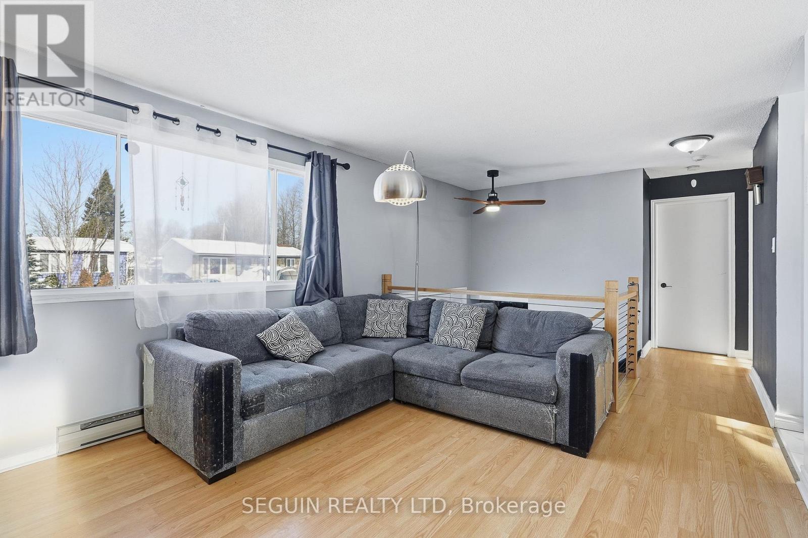 1022 Ghislain Street, Hawkesbury, Ontario  K6A 3B2 - Photo 11 - X12786556