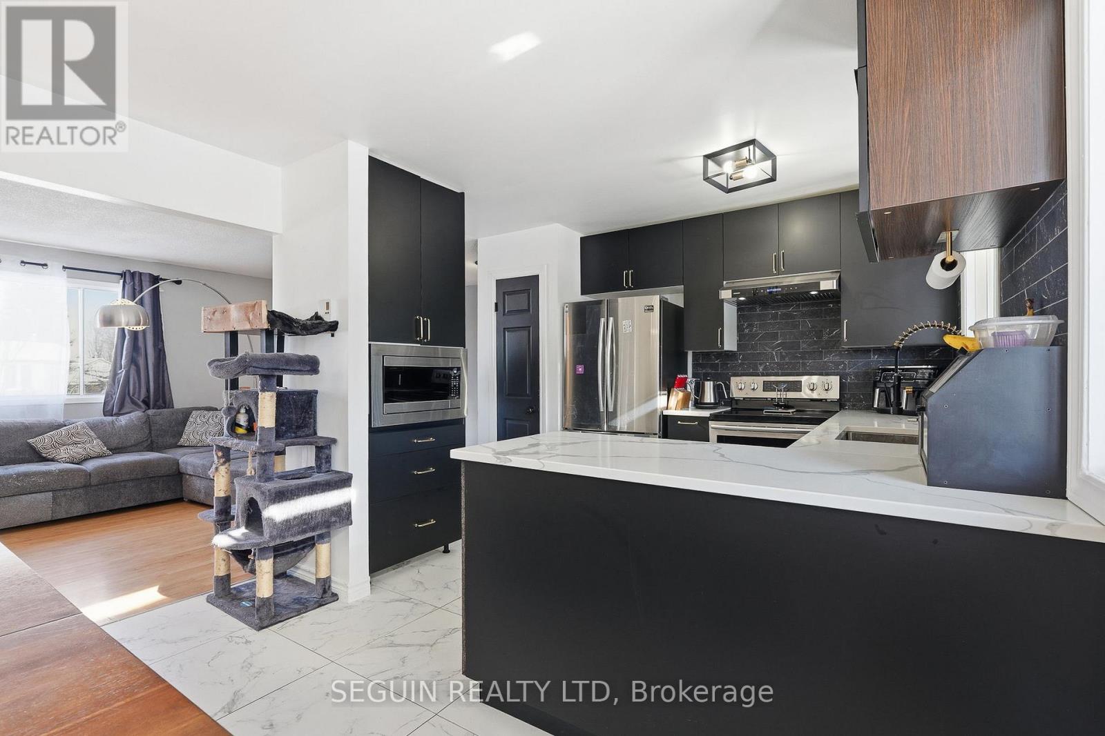 1022 Ghislain Street, Hawkesbury, Ontario  K6A 3B2 - Photo 12 - X12786556