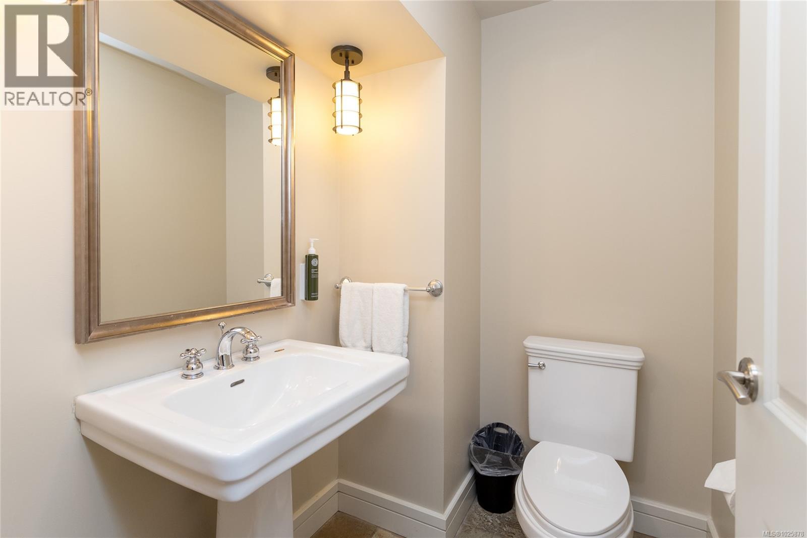 101/103 B 1376 Lynburne Pl, Langford, British Columbia  V9B 6S1 - Photo 17 - 1025878