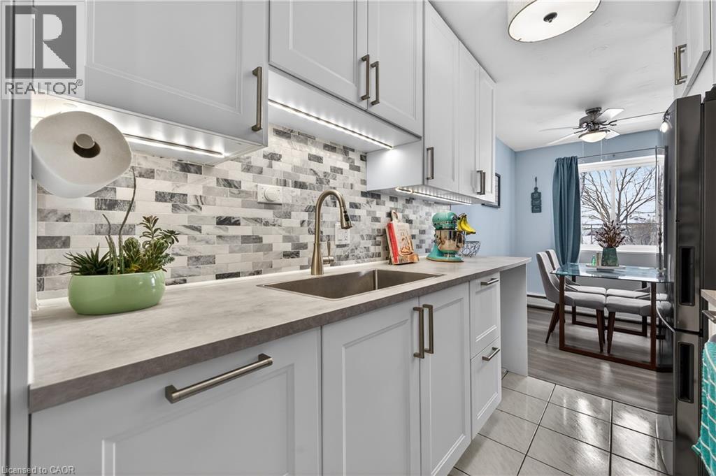 456 Carlton Street Unit# 10, St. Catharines, Ontario  L2M 4X1 - Photo 6 - 40804019