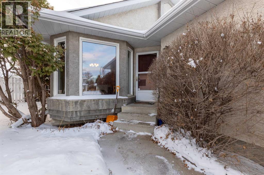 327 Heritage Crescent W, Lethbridge, Alberta  T1K 6V9 - Photo 4 - A2283658