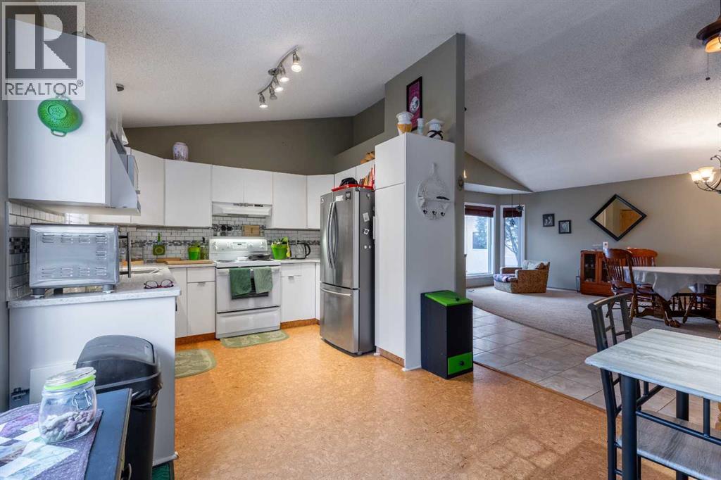 327 Heritage Crescent W, Lethbridge, Alberta  T1K 6V9 - Photo 9 - A2283658