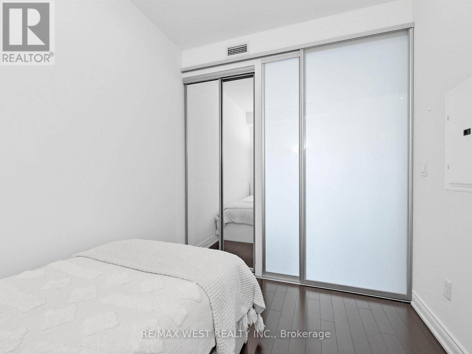 7201 - 388 Yonge Street, Toronto, Ontario  M5B 0A4 - Photo 21 - C12763040