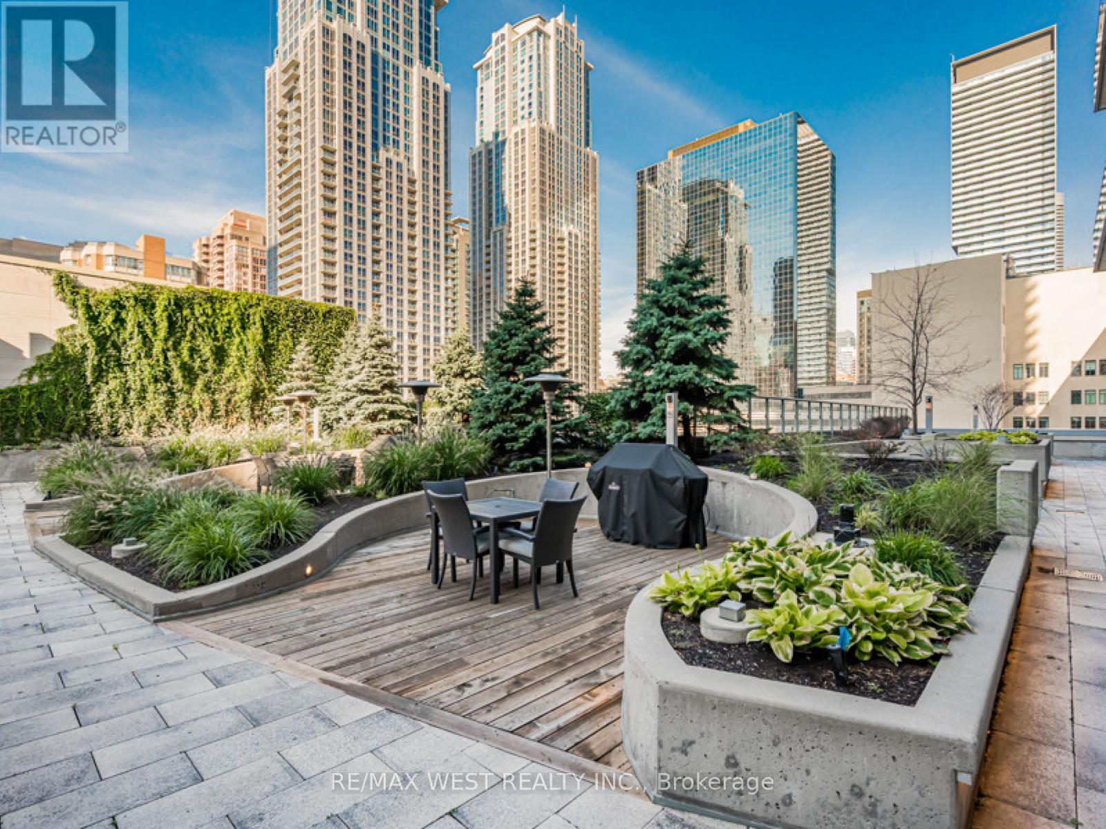 7201 - 388 Yonge Street, Toronto, Ontario  M5B 0A4 - Photo 28 - C12763040