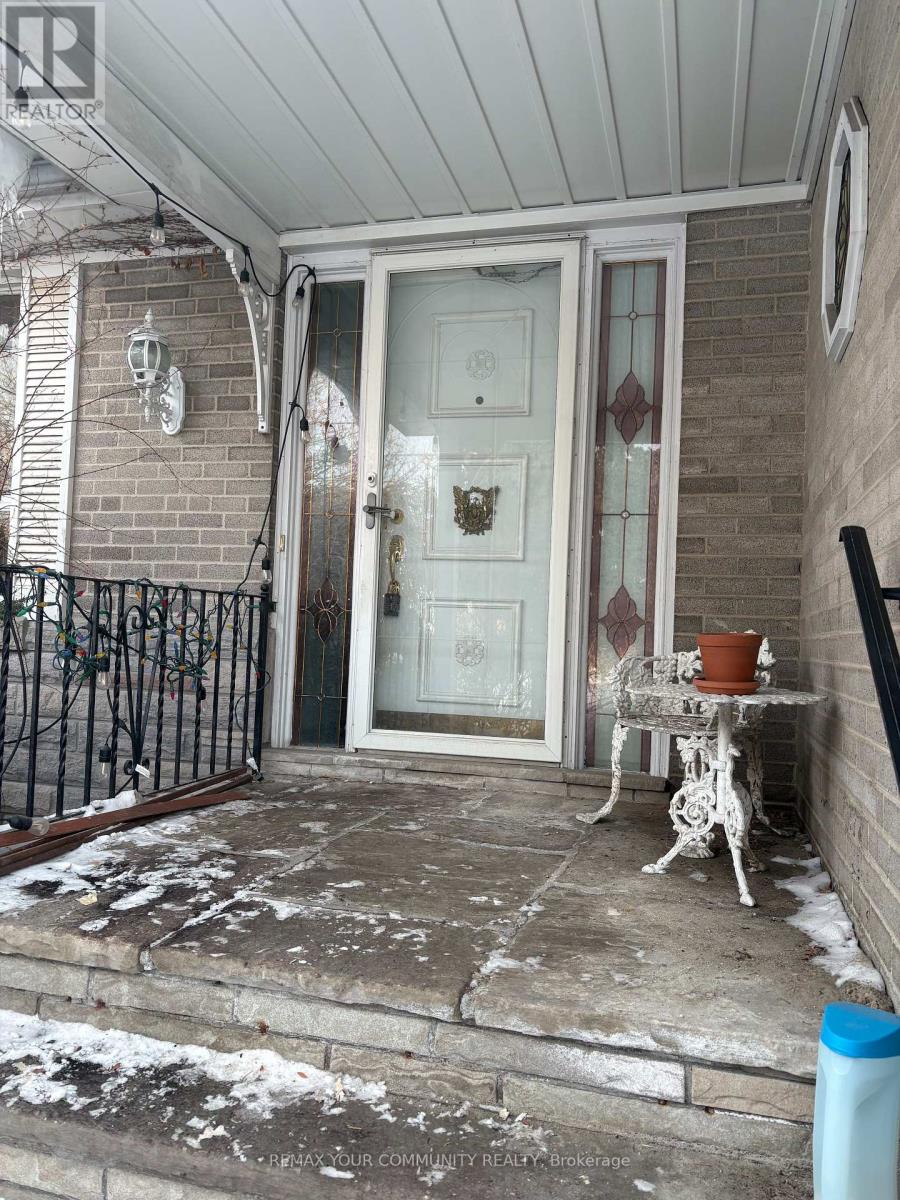 50 Araman Drive, Toronto, Ontario  M1T 2P6 - Photo 2 - E12786320